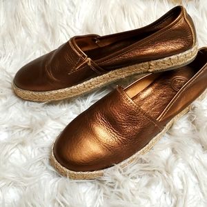 Charleston Shoe Co. Size 5 Dunes Metallic Leather Espadrilles.